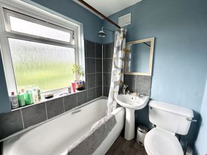 Bathroom - click for photo gallery